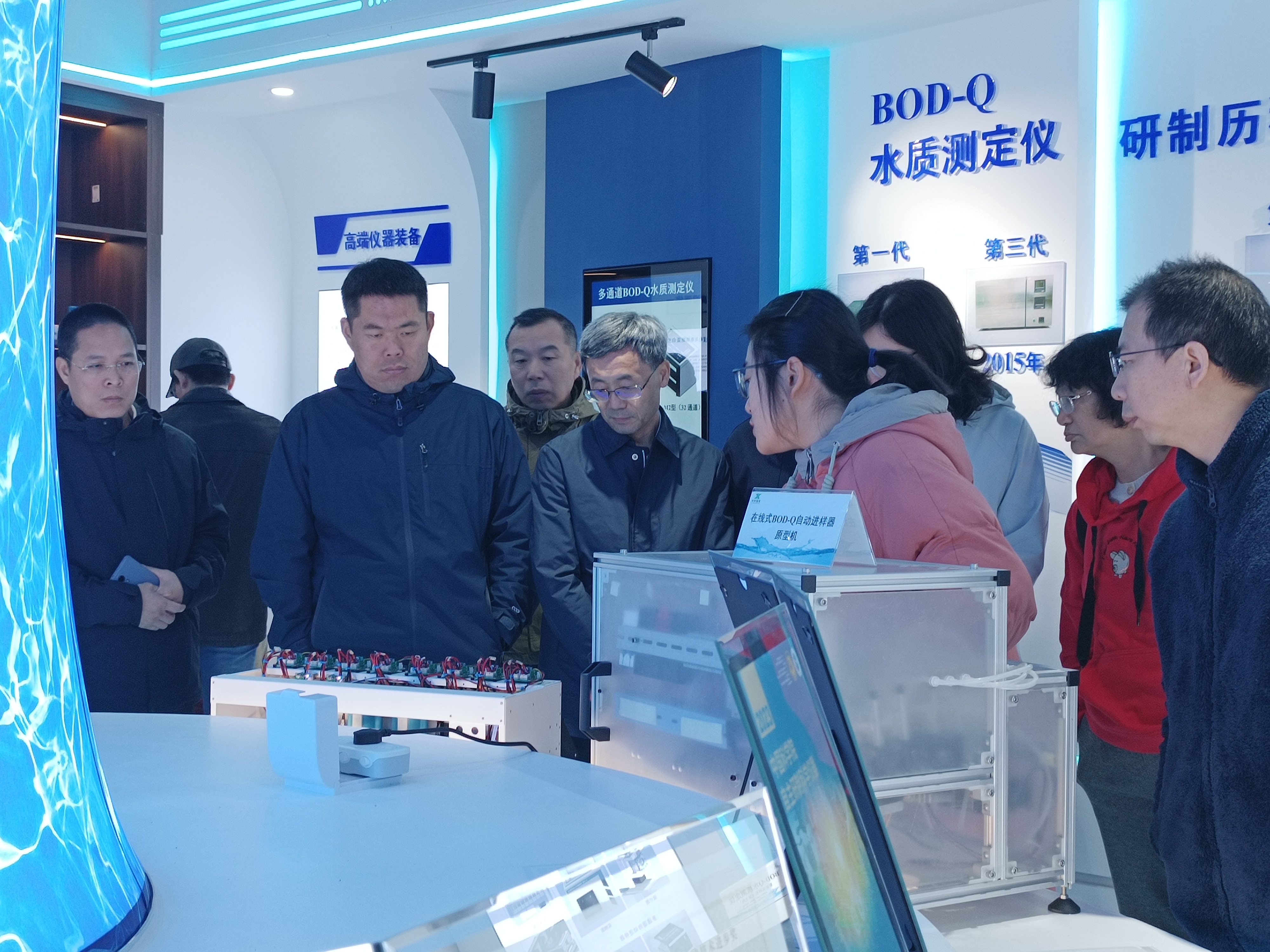 中國科學院長春分院、武漢分院領導一行參觀我司儀器展廳