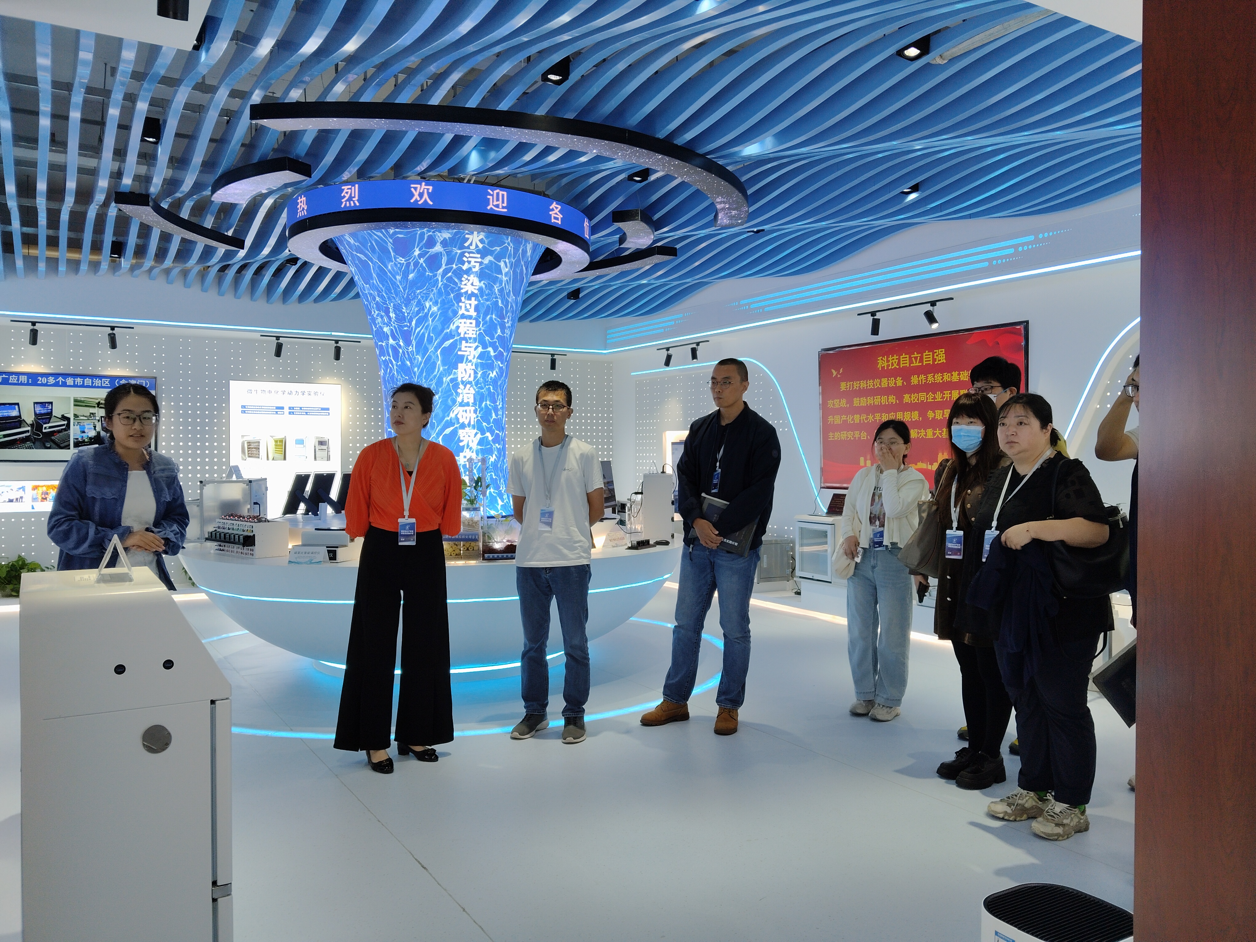 國家知識產權局電學部審查員一行參觀我司展廳